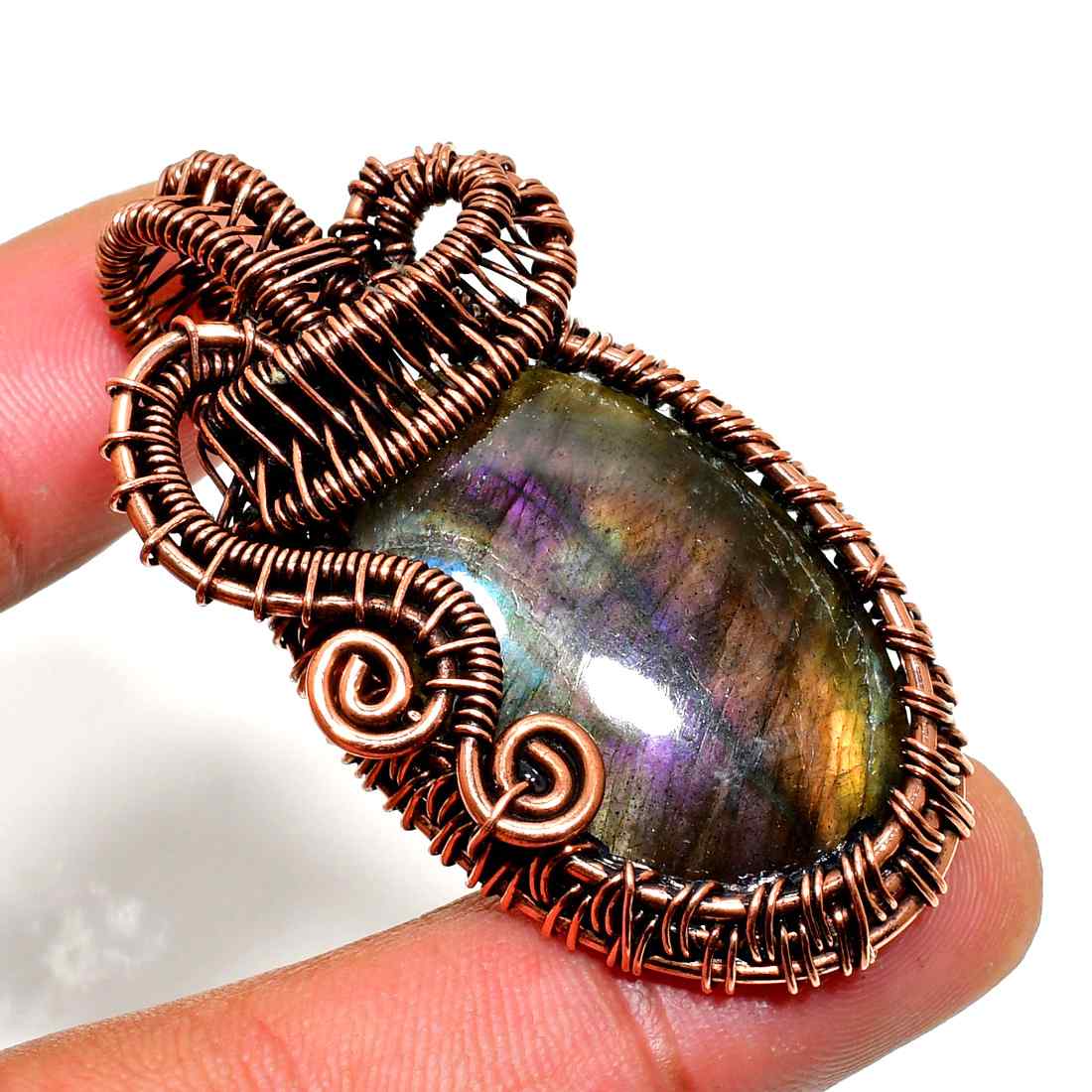 Ember’s Embrace – Labradorite & Copper Pendant