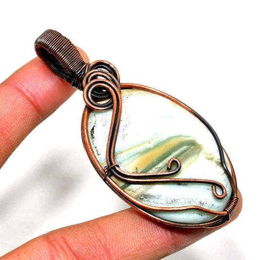 Serenity’s Embrace – Handcrafted Agate & Copper Pendant
