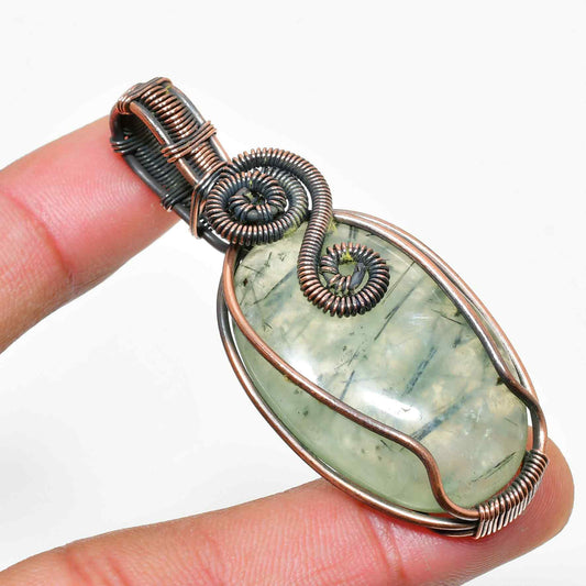 Serene Infinity – Green Tourmaline Copper Pendant