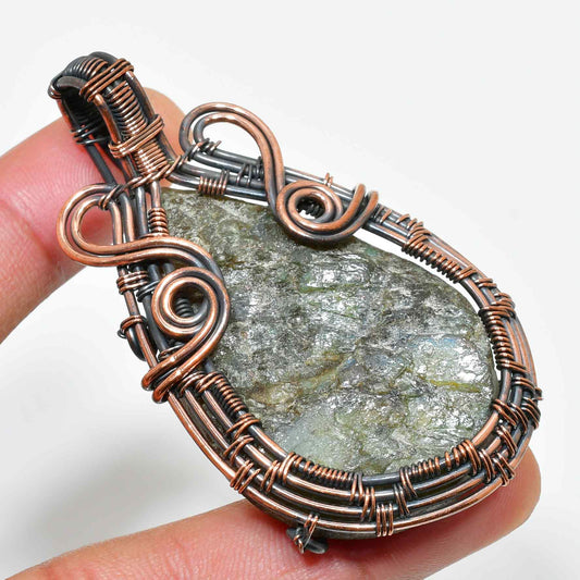 Aurora’s Veil – Labradorite Copper Pendant