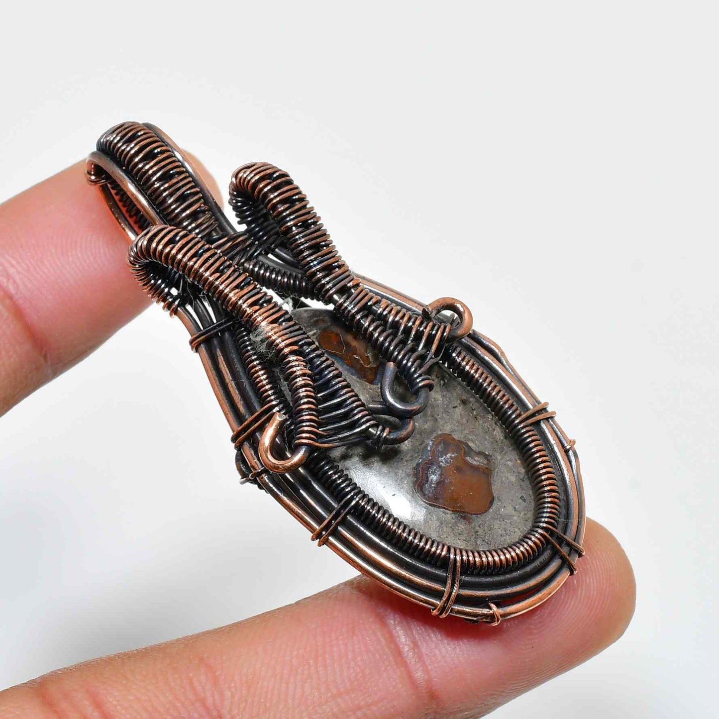 Celestial Clarity – Amethyst Copper Pendant