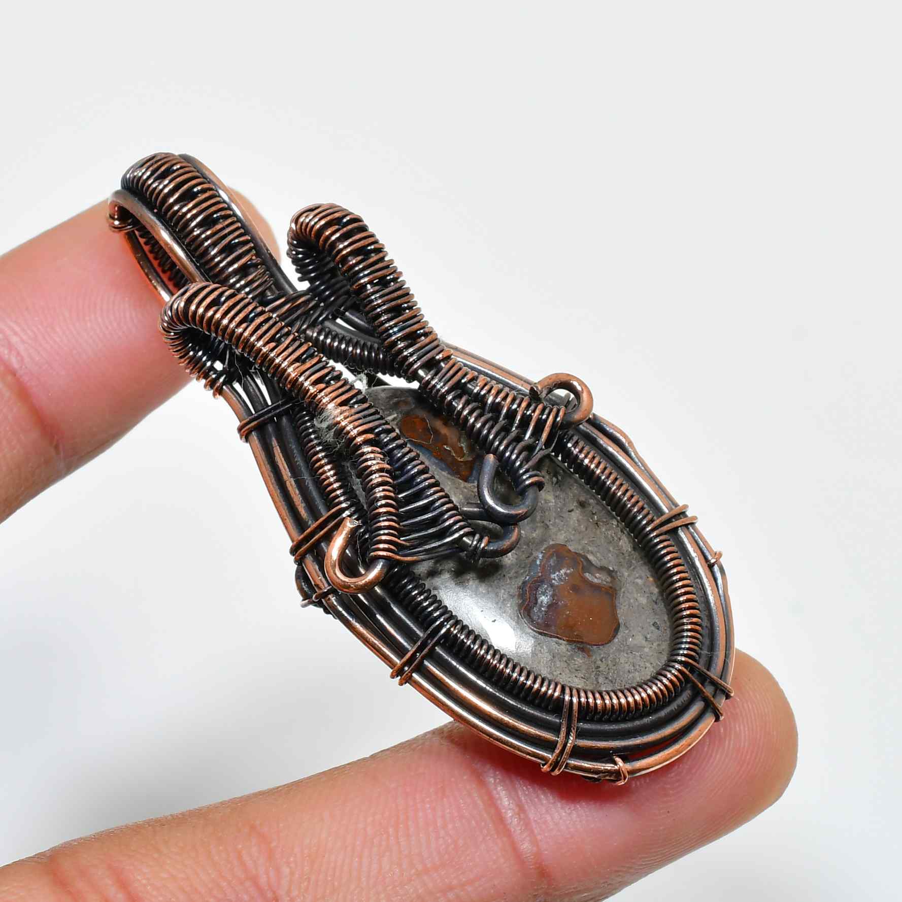 Celestial Clarity – Amethyst Copper Pendant