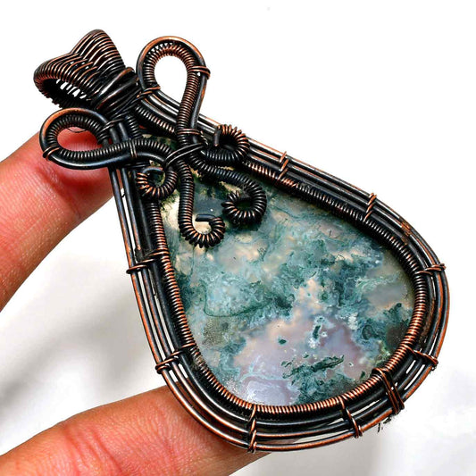 Serena’s Embrace – Agate Copper Pendant