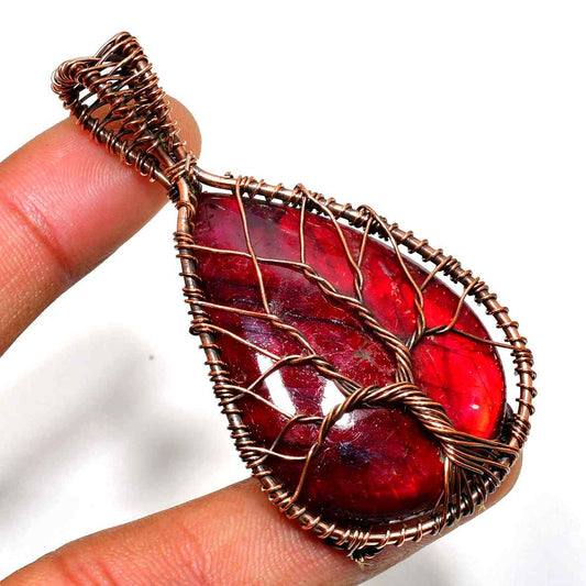 Aurelia’s Ember – Red Agate Copper Pendant
