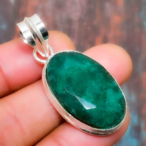 Verdant Embrace – Sterling Silver Emerald Pendant