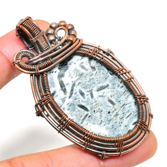 Nature’s Embrace – Copper-Wrapped Tumbled Stone Pendant
