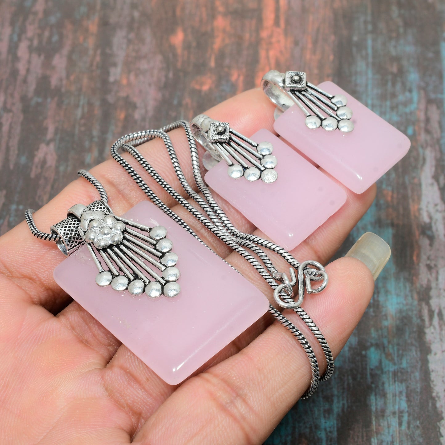 Amara’s Embrace – Rose Quartz & Silver Jewelry Set