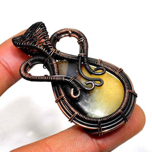 Golden Veil – Hand-Wrapped Agate & Copper Pendant