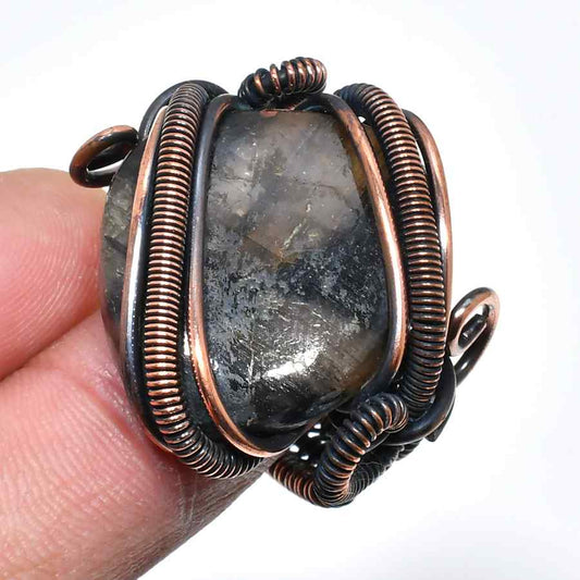 Aurora’s Veil – Labradorite Copper Pendant