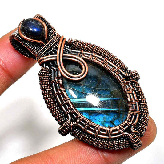 Aurora’s Embrace – Oxidized Copper Labradorite Pendant