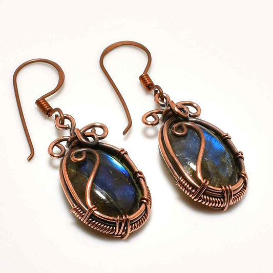 Moonlit Whispers – Labradorite Copper Earrings