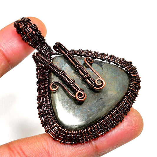 Celestial Harmony – Labradorite & Copper Pendant