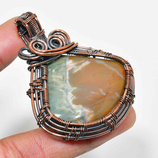 Terra’s Embrace – Agate Copper Pendant