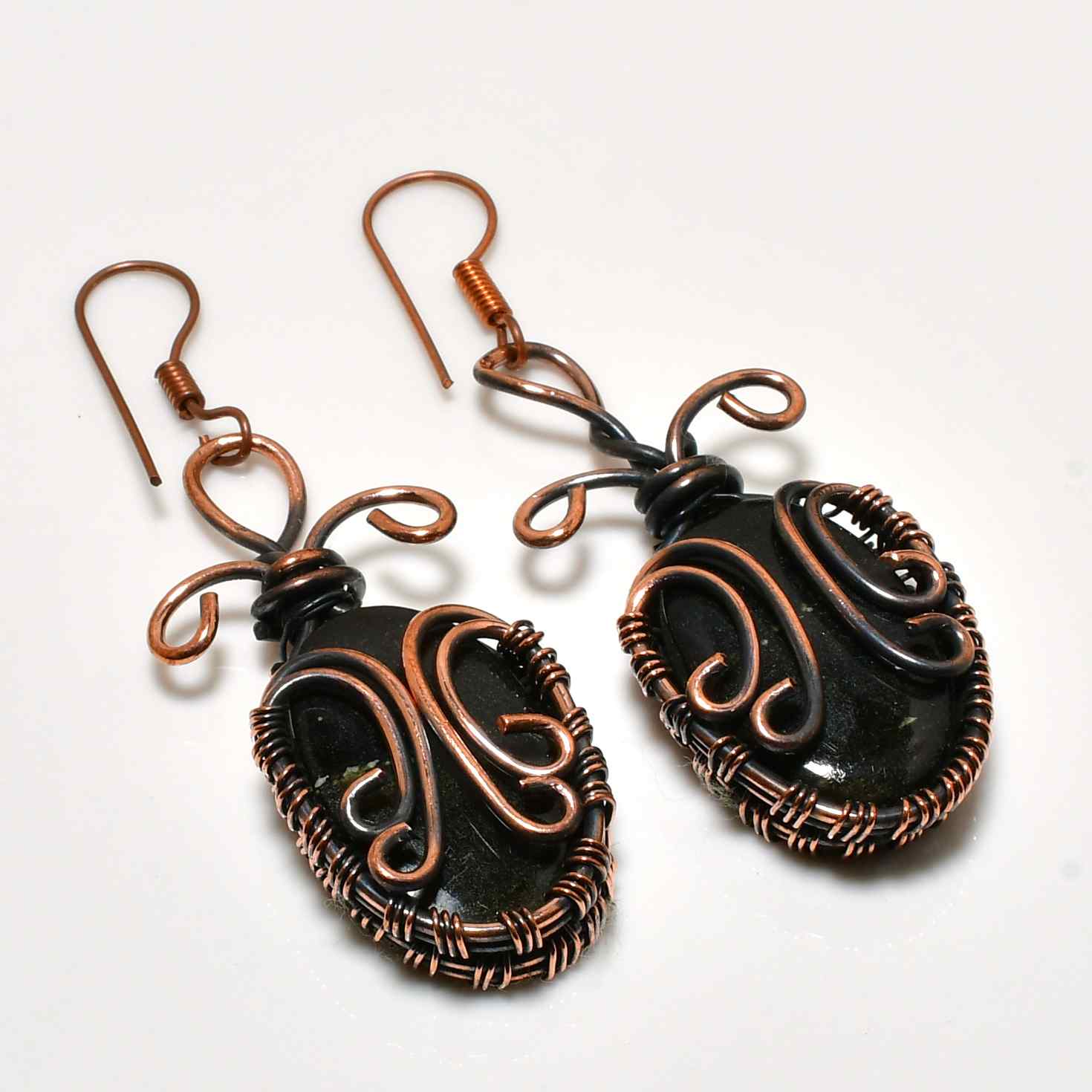 Grounded Elegance – Black Onyx & Copper Earrings