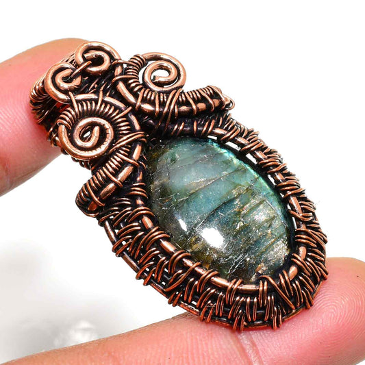Selene’s Shield – Labradorite Copper Pendant