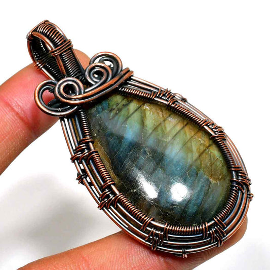 Aurora’s Veil – Labradorite Copper Pendant