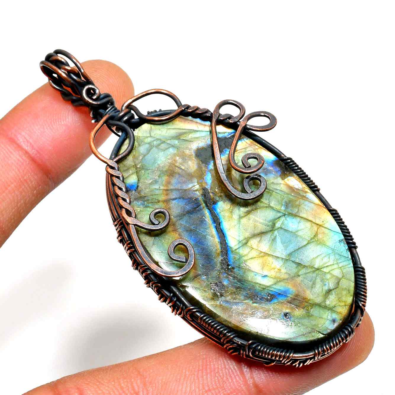 Aurora’s Glow – Labradorite Copper Pendant