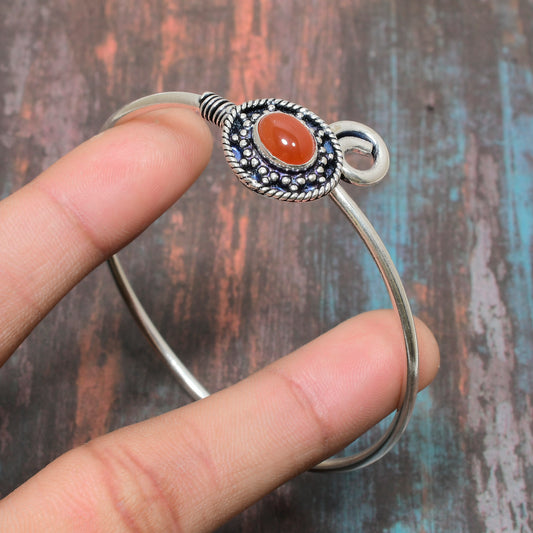 Ember’s Embrace – Sterling Silver Carnelian Bangle