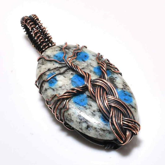 Aurora’s Gleam – Labradorite Copper Pendant