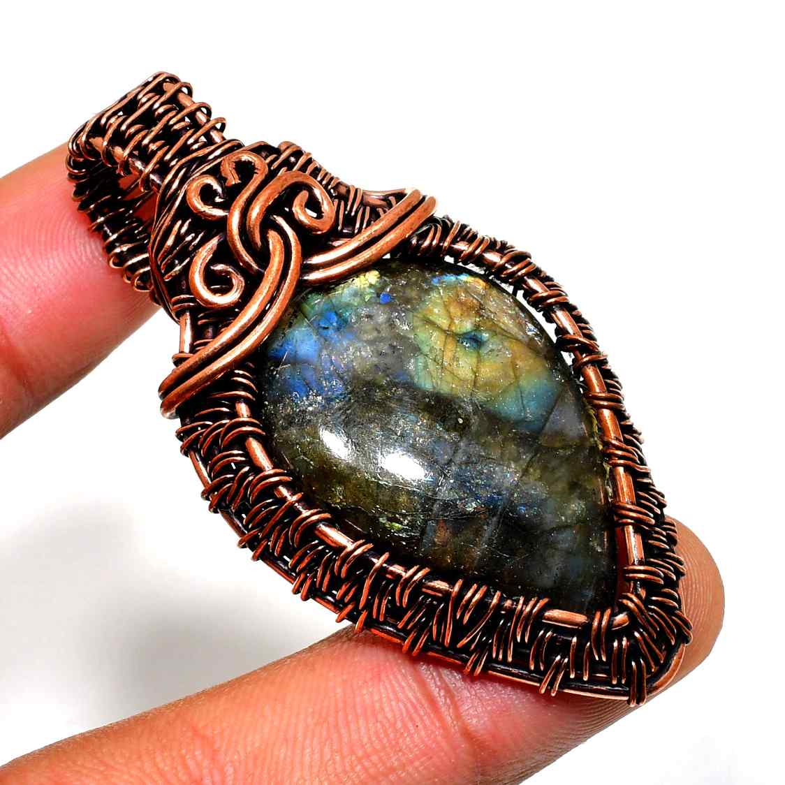 Celestial Ember – Labradorite Copper Pendant