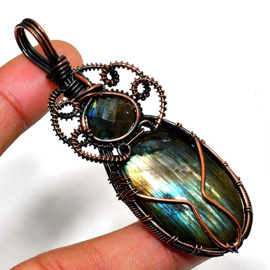 Aurora’s Edge – Labradorite & Copper Pendant
