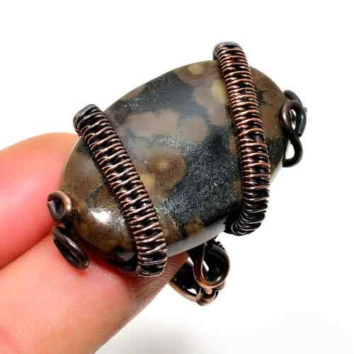 Earthbound Embrace – Copper-Wrapped Gemstone Ring