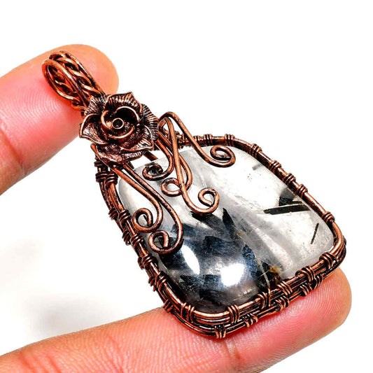 Moonlit Rose – Copper-Wrapped Clear Quartz Pendant