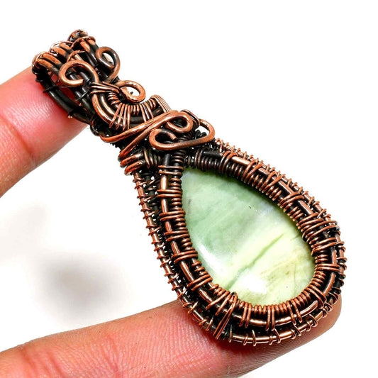 Radiant Harmony – Green Gemstone Copper Pendant