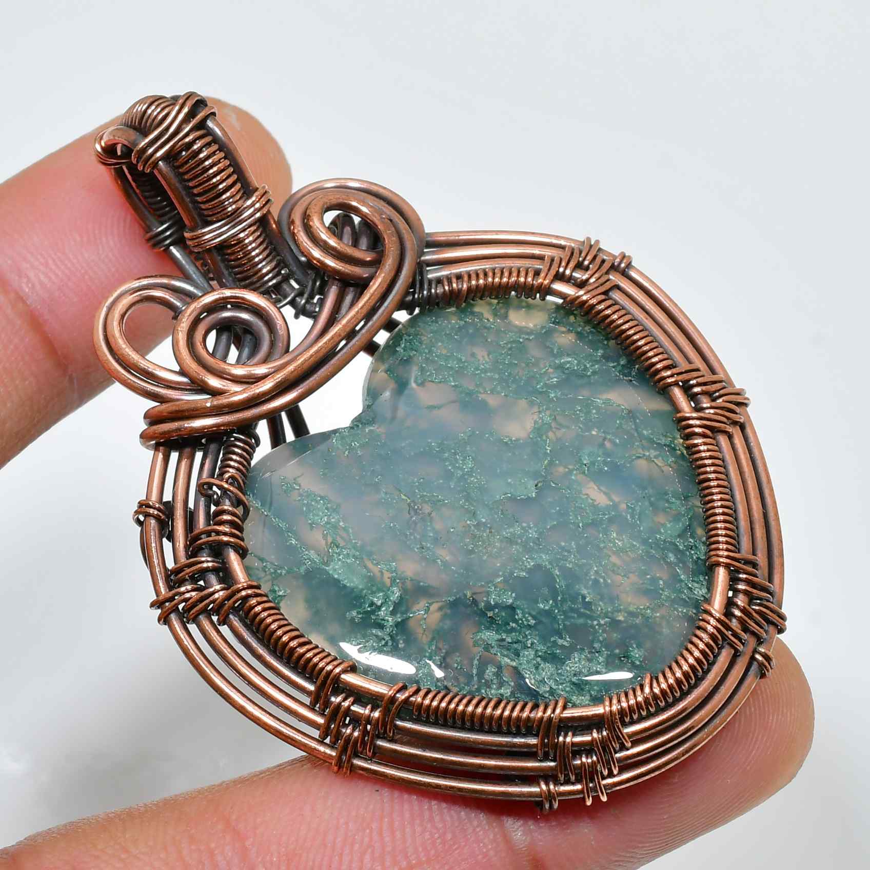 Verdant Heart – Green Agate Copper Pendant