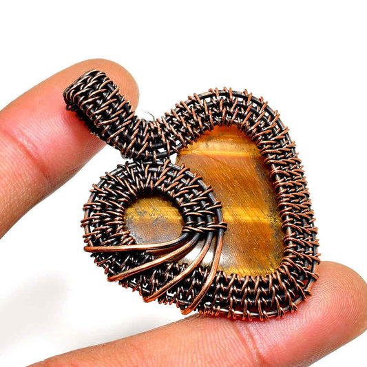 Guardian’s Gaze – Tiger’s Eye Copper Pendant