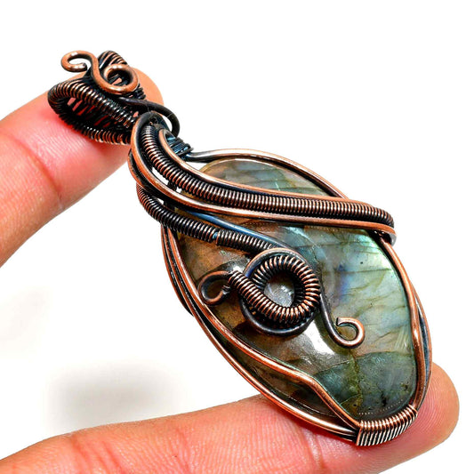 Aurora’s Veil – Labradorite Copper Pendant