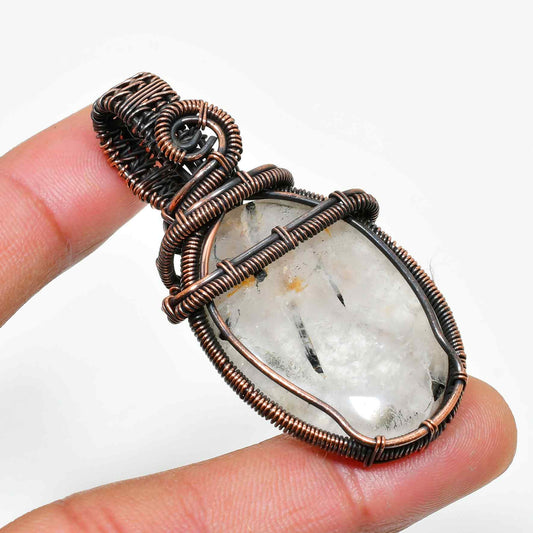 Harmony’s Glow – Copper-Wrapped Quartz Pendant