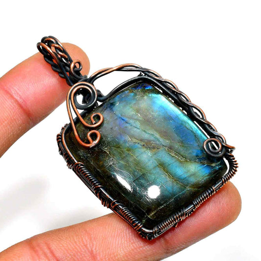 Mystic Dream – Labradorite & Copper Pendant