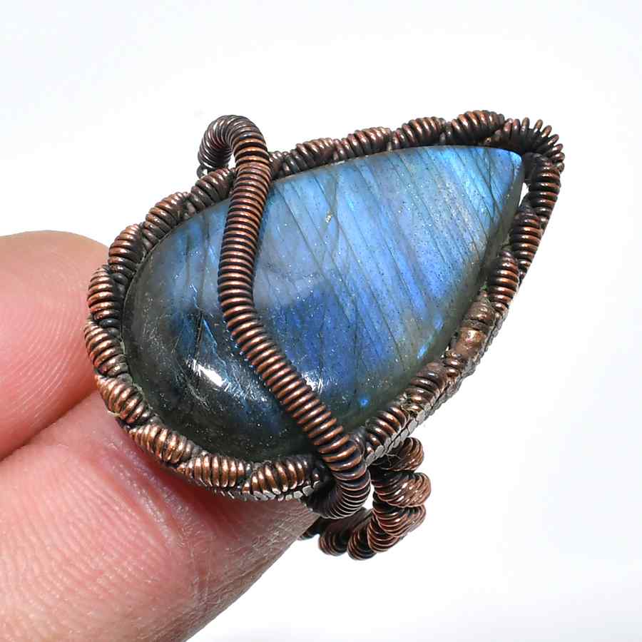 Luna’s Shimmer – Copper Wrapped Labradorite Pendant