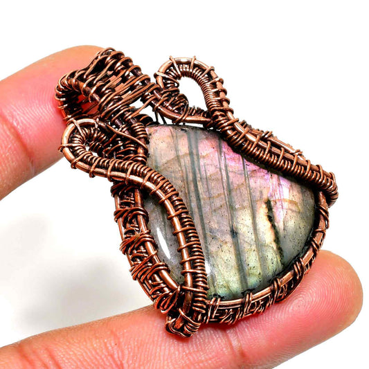 Enchanted Aurora – Labradorite Copper Pendant