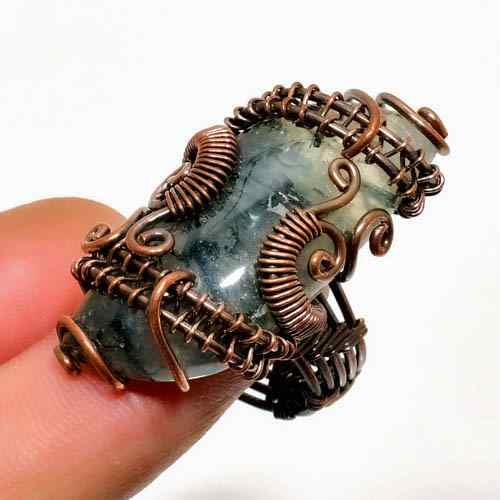 Aura’s Embrace – Green Stone Copper Ring