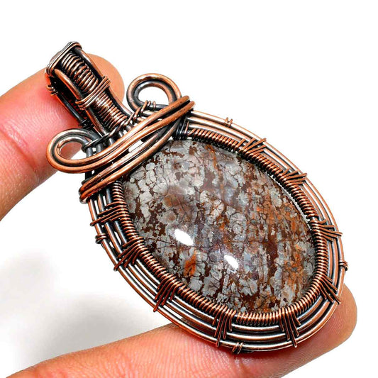 Terra’s Embrace – Agate & Copper Pendant