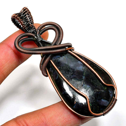 Aurora’s Veil – Labradorite Copper Pendant