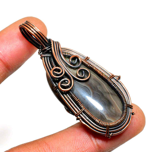 Terra’s Embrace – Agate & Copper Pendant