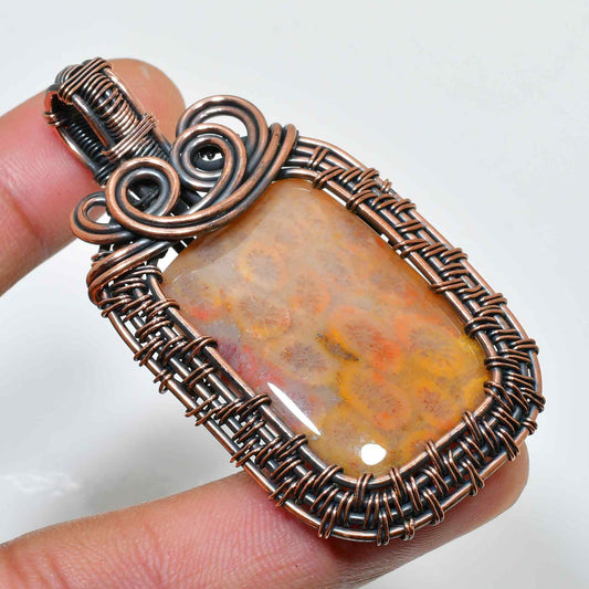 Gaia’s Embrace – Agate Copper Pendant