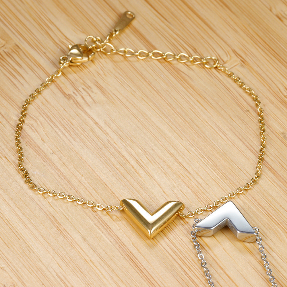 Vera Gold V-Necklace