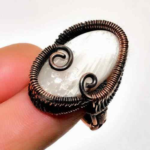 Ethereal Embrace – White Crystal Copper Ring