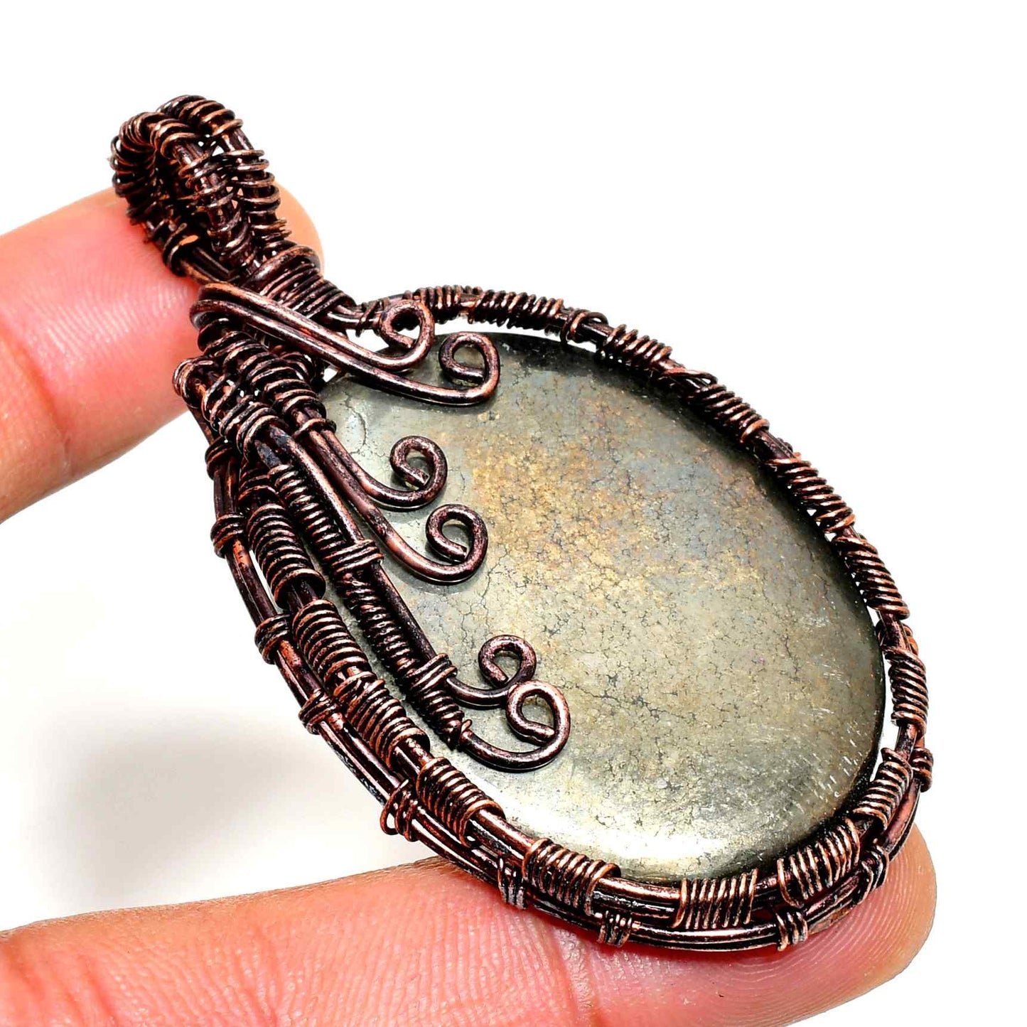 Nature’s Embrace – Labradorite Copper Pendant