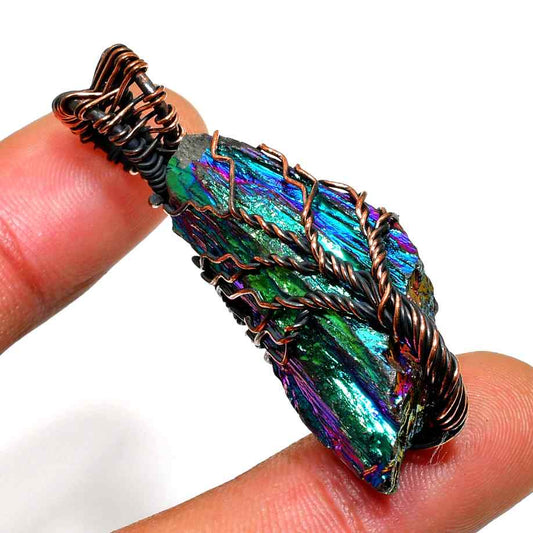Aurelia’s Light – Aura Quartz Copper Pendant