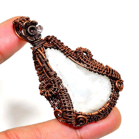 Radiant Embrace – Oxidized Copper Quartz Pendant