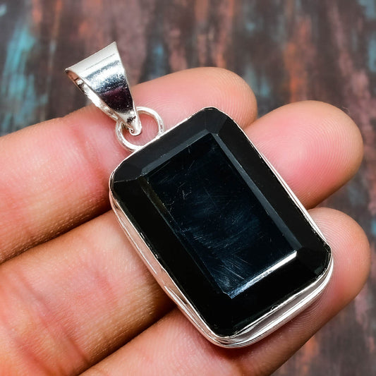 Onyx Shield – Black Onyx Sterling Silver Pendant