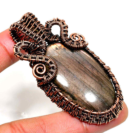 Arcane Shift – Labradorite Copper Pendant