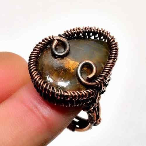 Nova’s Shimmer – Labradorite Copper Ring