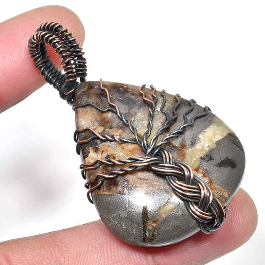 Ember’s Embrace – Agate & Copper Pendant