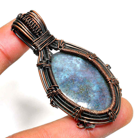 Celestial Whisper – Labradorite Copper Pendant